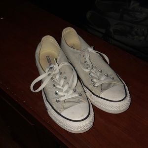 Tan converse